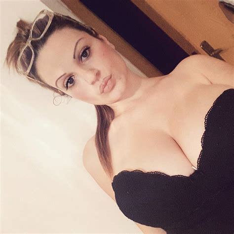 Glorious Italian Babe Porn Pic