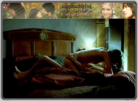 Naked Irène Jacob in La Educación de las hadas