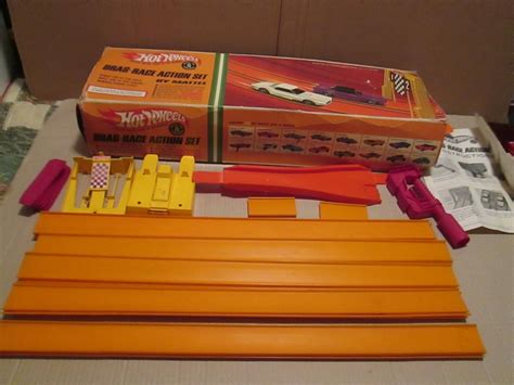 Vintage Mattel Hot Wheels Drag Race Actions Set Original Not Reproduction
