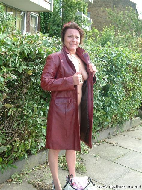 Nude In Public Crazyness And Outdoor Public Pissing By Mature Amateur Babe Shaz Porn Pictures