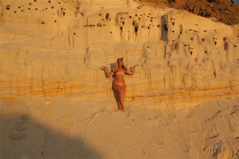 Be Naked On Sunset Lighting All In Orange Pics Xhamster