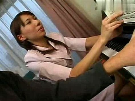 Watch 女教師物語 第一 四話 三上さち 高樹芭菜 松中えみり 山咲理香 女教師 三上さち 山咲理香 Porn SpankBang