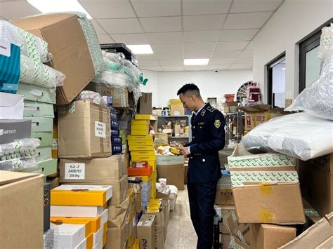 B N Trong Kho H Ng T Ng C A Hot Girl Livestream Ch T H Ng Ngh N N M I Ng Y