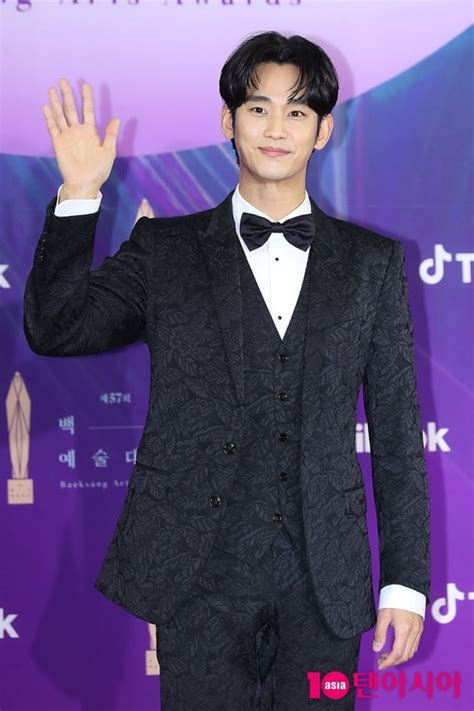 Ten 포토 김수현 상남자의 샤프한 비주얼 백상예술대상 텐아시아