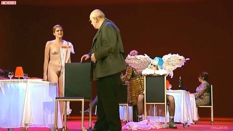 Naked Sophie Engert In Der Narr Und Seine Frau Heute Abend In Pancomedia Stage Play