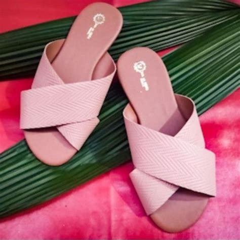 Rasteirinha Feminina Tiras Cruzadas Glitter Brilho Ou Nude Textura Sol La Fiore Rasteirinha