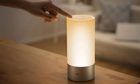 Xiaomi Mijia Yeelight Nachtlicht mit 16 Mio. Farben + WLAN (neueste ...