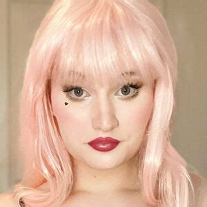 Annika Grace Nude Photo 0101