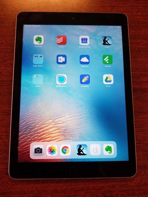 Apple iPad 2017 128Gb Retina Wi-Fi + TouchID A1822 Space Gray - Идеал ...