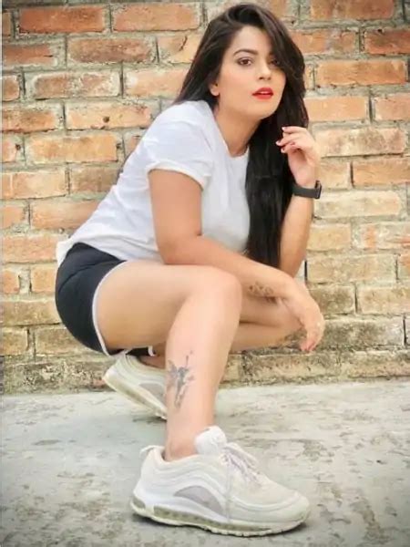 Bhojpuri Actress Nidhi Jha Hot Pics And Photos