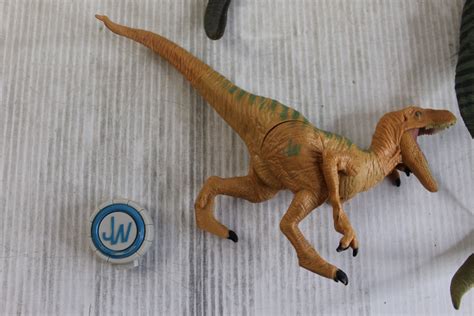 (5) Jurassic World Toy Dinosaurs, Jurassic Park Triceratops - Bodnarus ...
