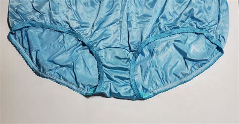 Shadowline LACE Bikini Panty Shiny Nylon Sz Electr Gem