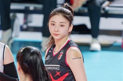 Nhan sắc vạn người mê của hot girl bóng chuyền cao 1m81 Tạp chí Doanh Nghiệp Việt Nam