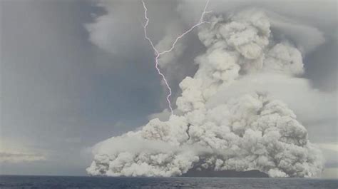 La erupción volcánica de Tonga ha sido la más explosiva en 30 años