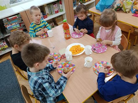 Dnia Listopada W Naszym Przedszkolu Odby A Si Zabawa Andrzejkowa