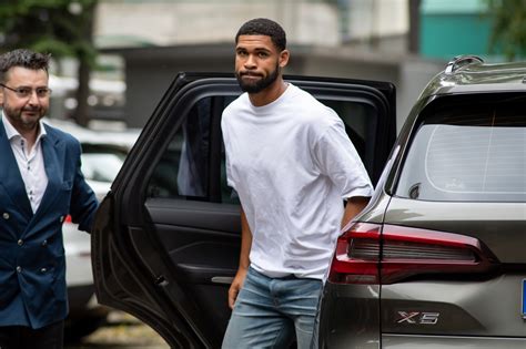 Milan Loftus Cheek Pronto Alle Visite Mediche L Arrivo Al Centro Medico