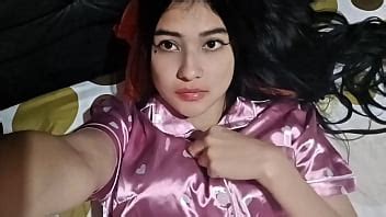 Caliente latina chica despertando solo coño masturbación CASERO REAL