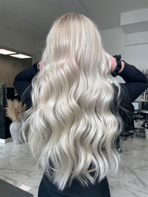 Pin By Ewelina Wo Y Ska On Wlosy In Balyage Long Hair Blonde