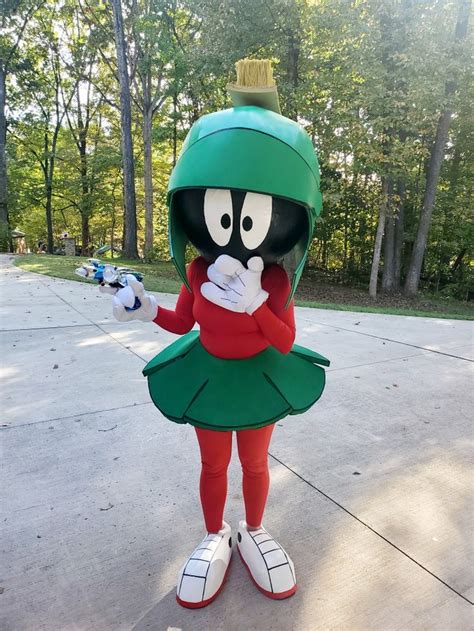 Marvin the Martian Halloween Costume in 2024 | Clever halloween ...