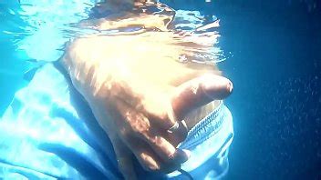 Sacudidas En La Piscina XVIDEOS