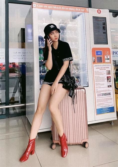 Huyền Lizzie đăng ảnh diện bikini táo bạo