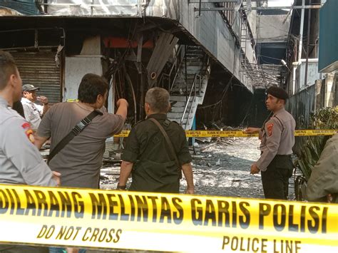 Tim Labfor Polda Jatim Selidiki Penyebab Kebakaran Malang Plaza