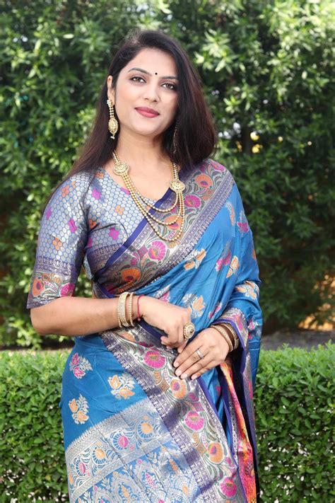 Desi Aunty Hot Saree Photo Nudes