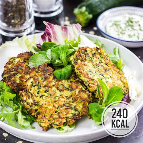 Gesunde und einfache Zucchini-Puffer mit Haferflocken