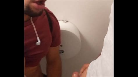 Mamando No Banheiro Do Terminal Amador Gay Videos Porno Gay Sexo Gay