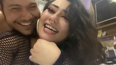 Este virus Corona me está volviendo loco es broma XVIDEOS