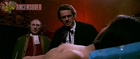 Naked Iolanda Mascitti In Nude For Satan