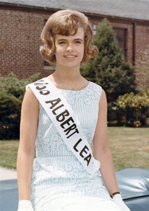 Aileen F Helgeson: A Life Remembered and Memorial Services 19