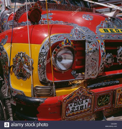 Decorated Bus Pakistan Hi Res Stock Photography And Images Alamy
