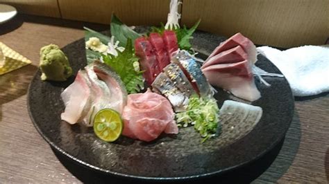 LIU YUE JU JIU WU, Zhongshan District - Fotos, Número de Teléfono y ...