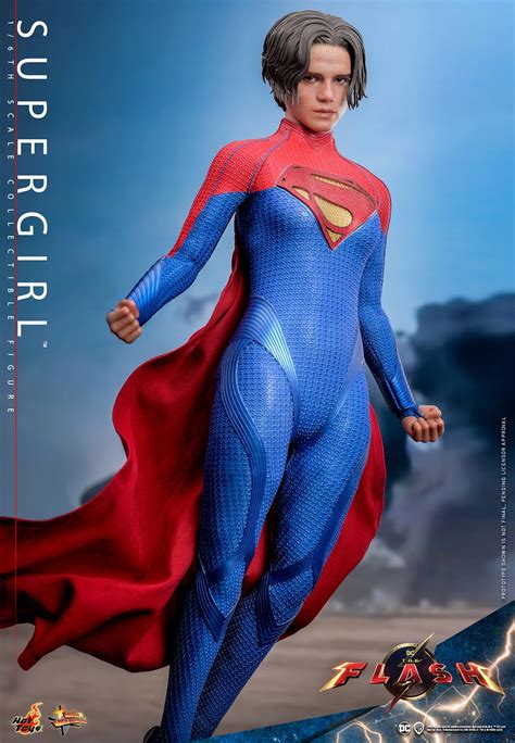 Sideshow Announces Supergirl Sixth Scale Figure By Hot Toys