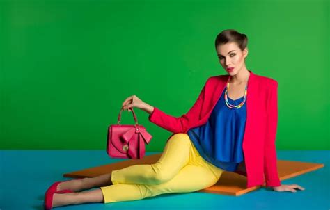 Обои girl hot sexy fashion eyes smile beautiful figure на телефон и рабочий стол раздел