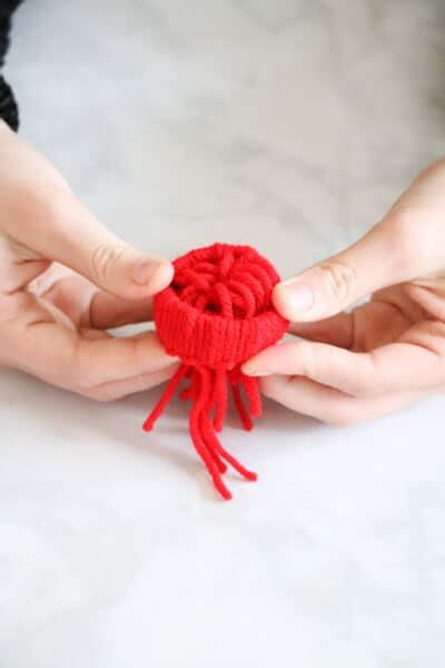How To Make A Yarn Winter Hat Santa Garland