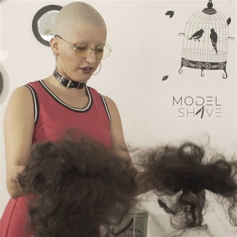 Model Shave On Instagram Curly Beauty Goes Bald And Eyebrows Shave