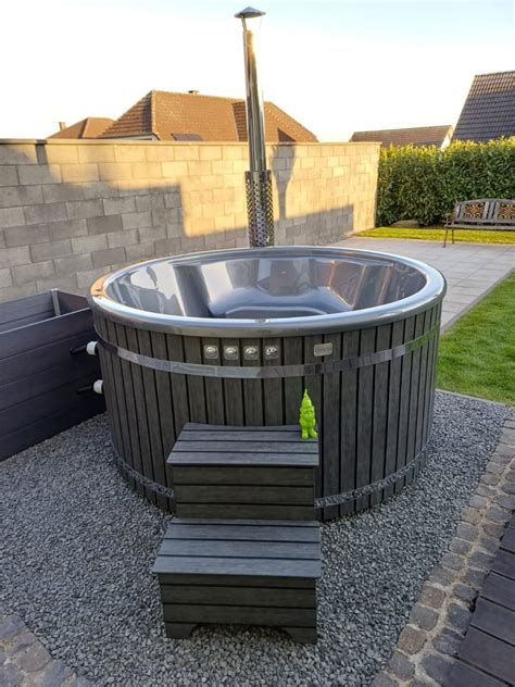 Spavio Acryl Hot Tub Model A Rund Mit Integriertem Ofen