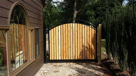 Custom Gates And Fences Seegars Fence Company