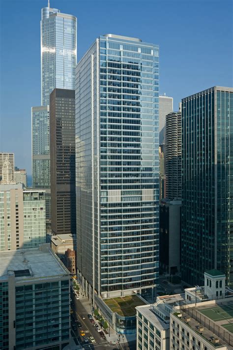 355 North Clark Street — Bill Zbaren | architectural photographer