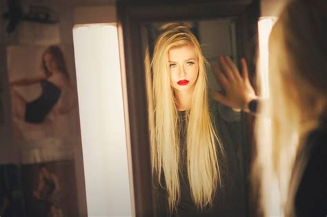 42 Creative Reflected Portraits That Will WOW You ViewBug