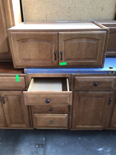 Kitchen Cabinet SET - 9 PC Cabinet Set - Construction Junction