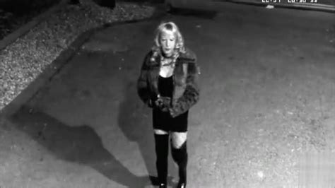 Mature Hooker Is Waiting For Her Next Client Pornzog Free Porn Clips