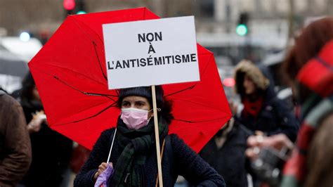 Macron ne participera pas à un rassemblement antisémite au milieu de