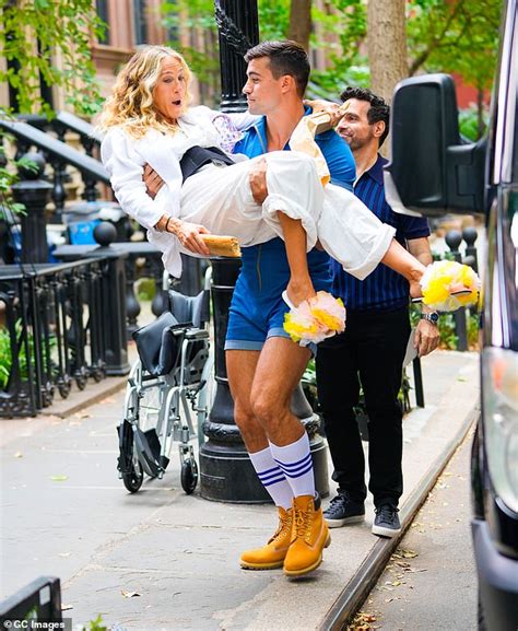 Sarah Jessica Parker Gets Scooped Up In The Muscled Arms Of A Hot Fella In SATC Reboot Daily