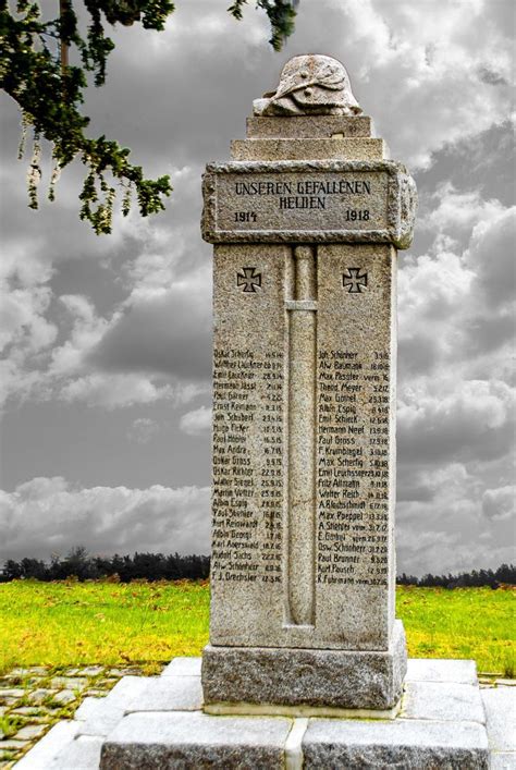 gefallenendenkmal nikon image leaning tower  pisa tower