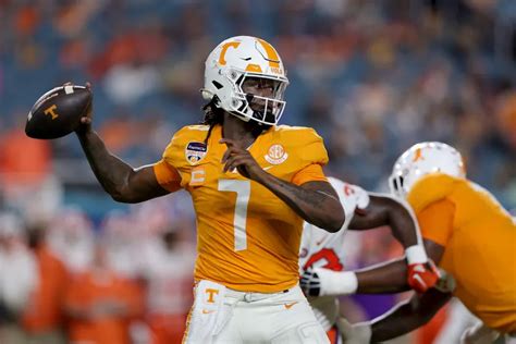 Tennessee Vs Kentucky Predictions Picks And Odds Week 9 Vols Rebound