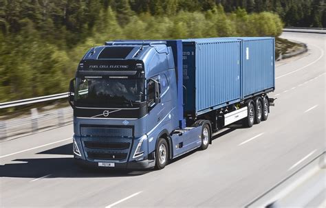 Volvo Unveils Trucks With Fuel Cells Powered By Hydrogen EVMagz