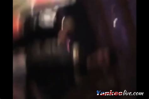 Pipe En Public Une Brunette Fran Aise Amateur